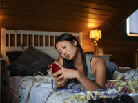 Source: Freepik; Copyright: freepik; URL: https://www.freepik.com/free-photo/side-view-teenage-girl-hangover-ritual_58396801.htm; License: Licensed by JMIR.