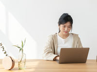 Source: Freepik; Copyright: rawpixel.com; URL: https://www.freepik.com/free-photo/asian-woman-home-using-laptop_15667791.htm; License: Licensed by JMIR.