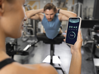 Source: freepik; Copyright: freepik; URL: https://www.freepik.com/free-photo/trainer-helping-beginner-gym_29923707.htm; License: Licensed by JMIR.