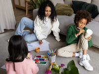 Source: Magnific; Copyright: freepik; URL: https://www.magnific.com/free-photo/kids-playing-together-comfortable-home_33757573.htm; License: Licensed by JMIR.