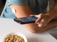 Source: Freepik; Copyright: freepik; URL: https://www.freepik.com/free-photo/diabetic-man-checking-glucose-patch-sensor_65373187.htm; License: Licensed by JMIR.