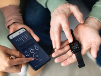 Source: Freepik; Copyright: Freepik; URL: https://www.freepik.com/free-photo/arabic-woman-teaching-senior-man-use-smartwatch-with-smartphone_25213026.htm; License: Licensed by JMIR.