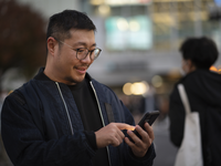 Source: freepik; Copyright: freepik; URL: https://www.freepik.com/free-photo/middle-age-adult-having-fun-night_21811542.htm; License: Licensed by JMIR.