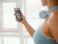 Source: Freepik; Copyright: freepik; URL: https://www.freepik.com/free-photo/young-people-using-reels_36028875.htm; License: Licensed by JMIR.